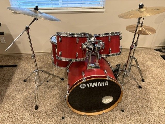 Yamaha 5-Piece Drum Set With cymbals, Hardware, Double Bass Pedal