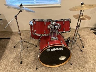 Yamaha 5-Piece Drum Set With cymbals, Hardware, Double Bass Pedal