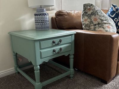 End table, bedside table