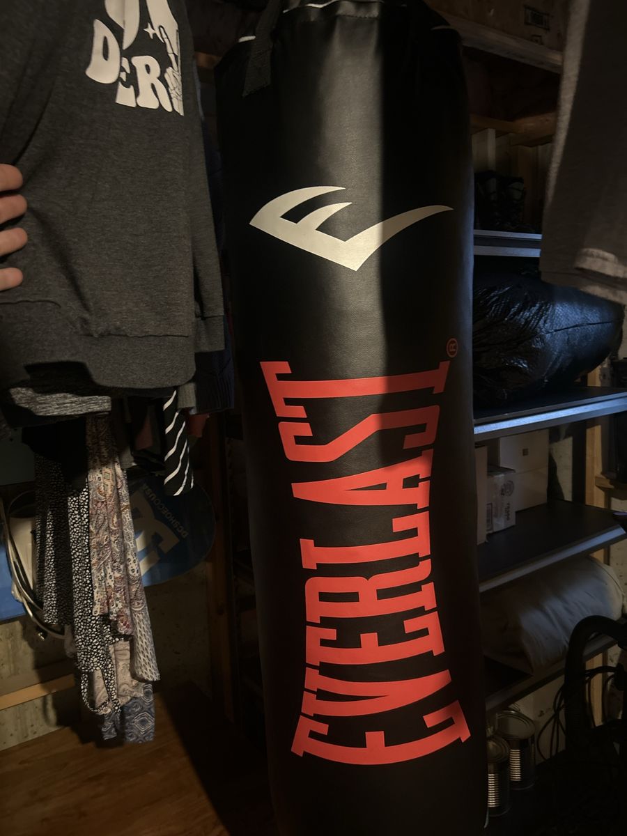 Everlast Black Heavy Punching Bag - Unused
