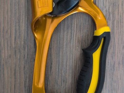 Petzl Ascension Handed Rope Ascender Yellow/Gold