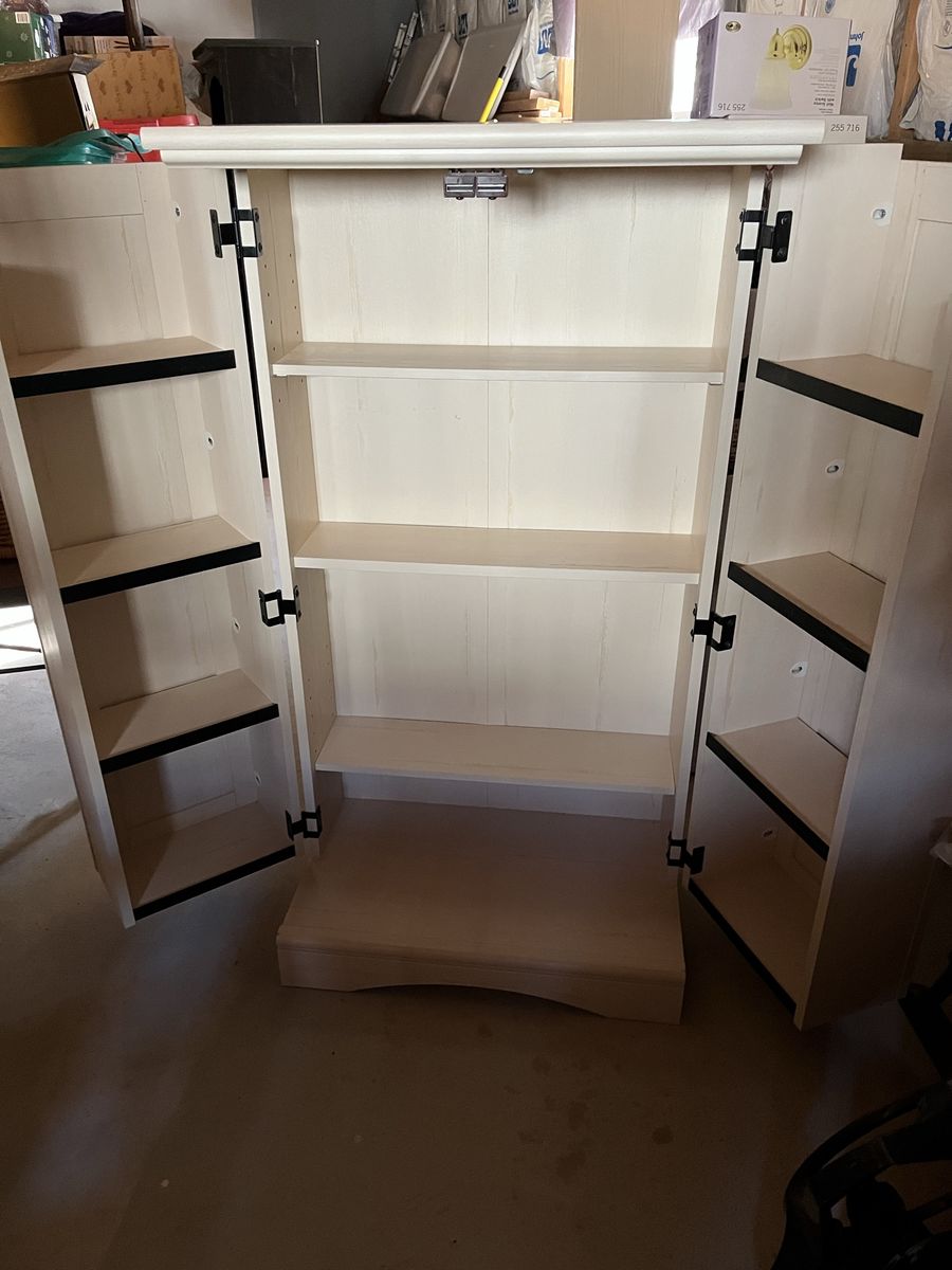 DVD/CD cabinet