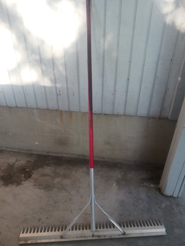 Heavy-Duty Landscape Rake / Grading Rake with Long Handle. 36" wide rake