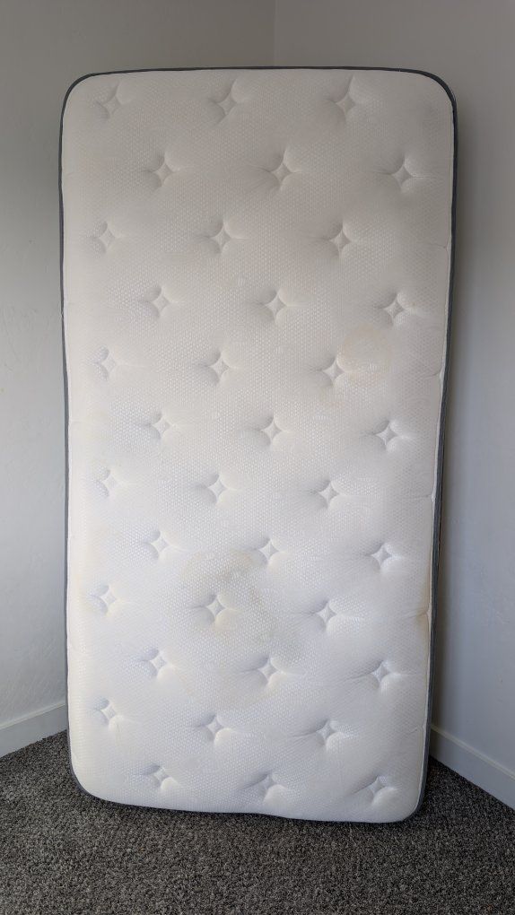 Twin Mattress - White Pillow Top