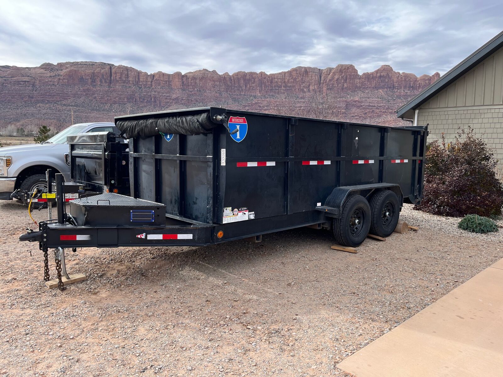 2023 Interstate Pro Series 7x16 dump trailer