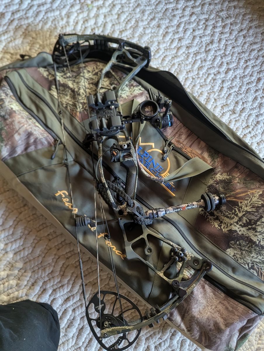 Hoyt Hyperforce compound bow+ extras