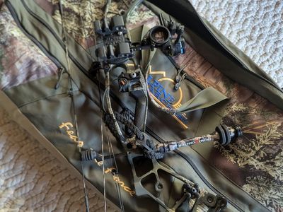 Hoyt Hyperforce compound bow+ extras