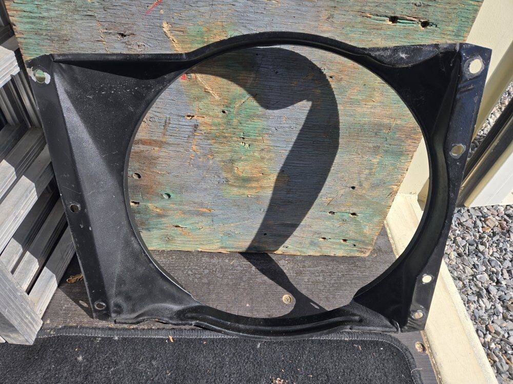 77 stock Toyota Fj40 radiator shroud