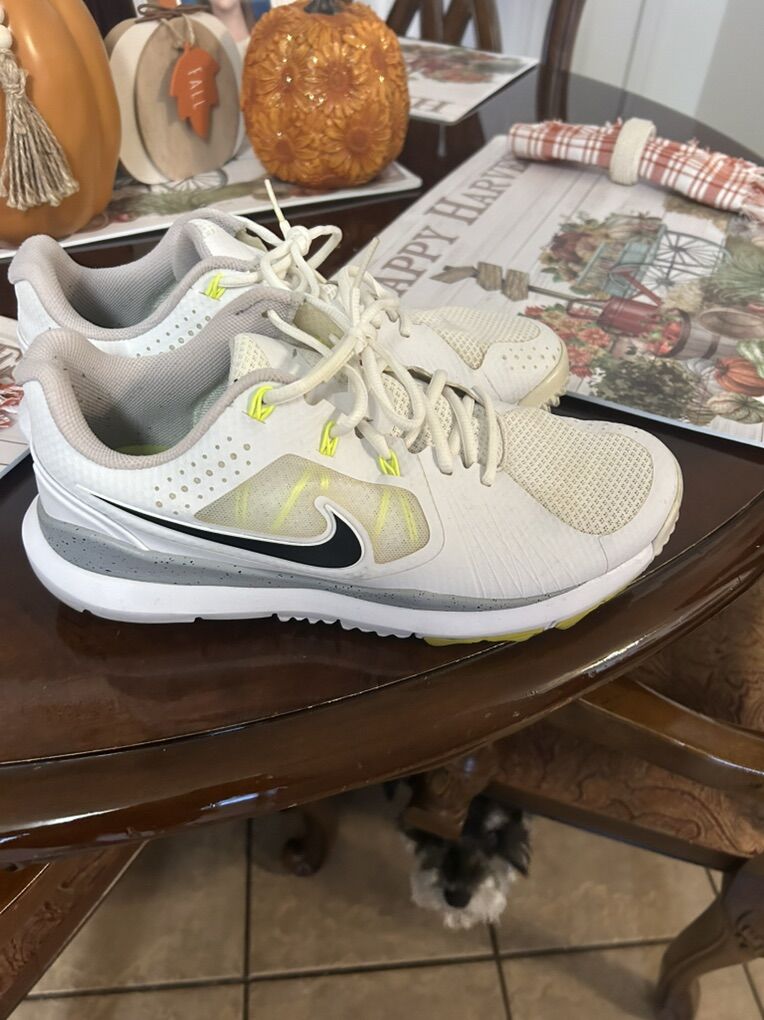 Size 10 2014 Tiger Woods Golf Shoes