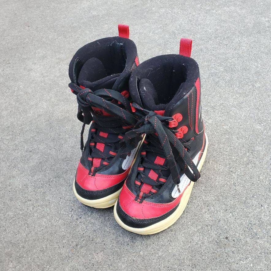 Kid's/Juniors 5150 Snowboard Boots Size 12-1