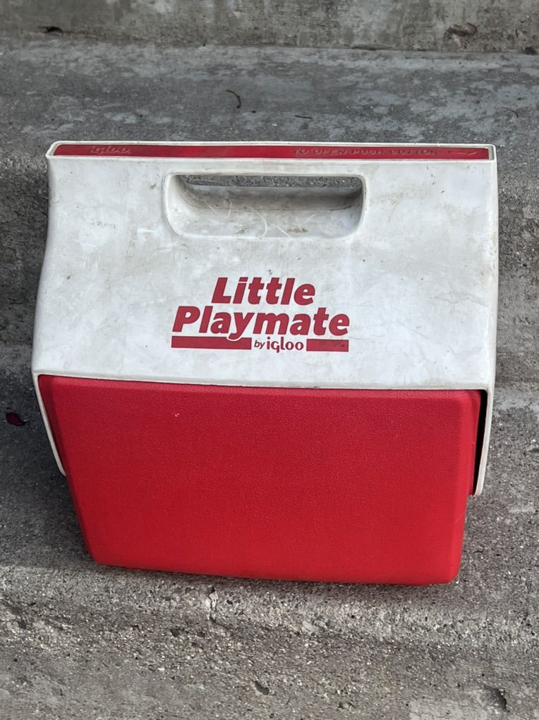 vintage Cooler LittLe Playmate Igloo