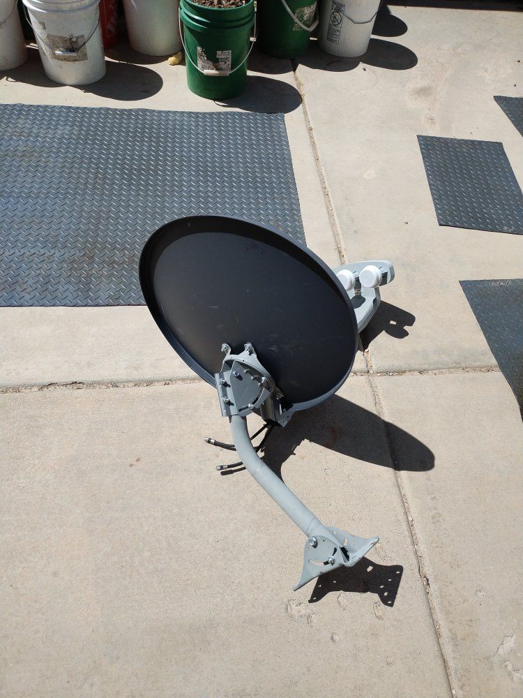 Satellite Dish Antenna with Mount