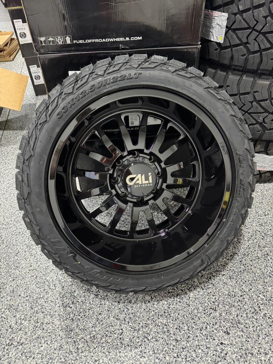 8x180 CALI SUMMIT 22x12/33x12.50R22 AMP RT
