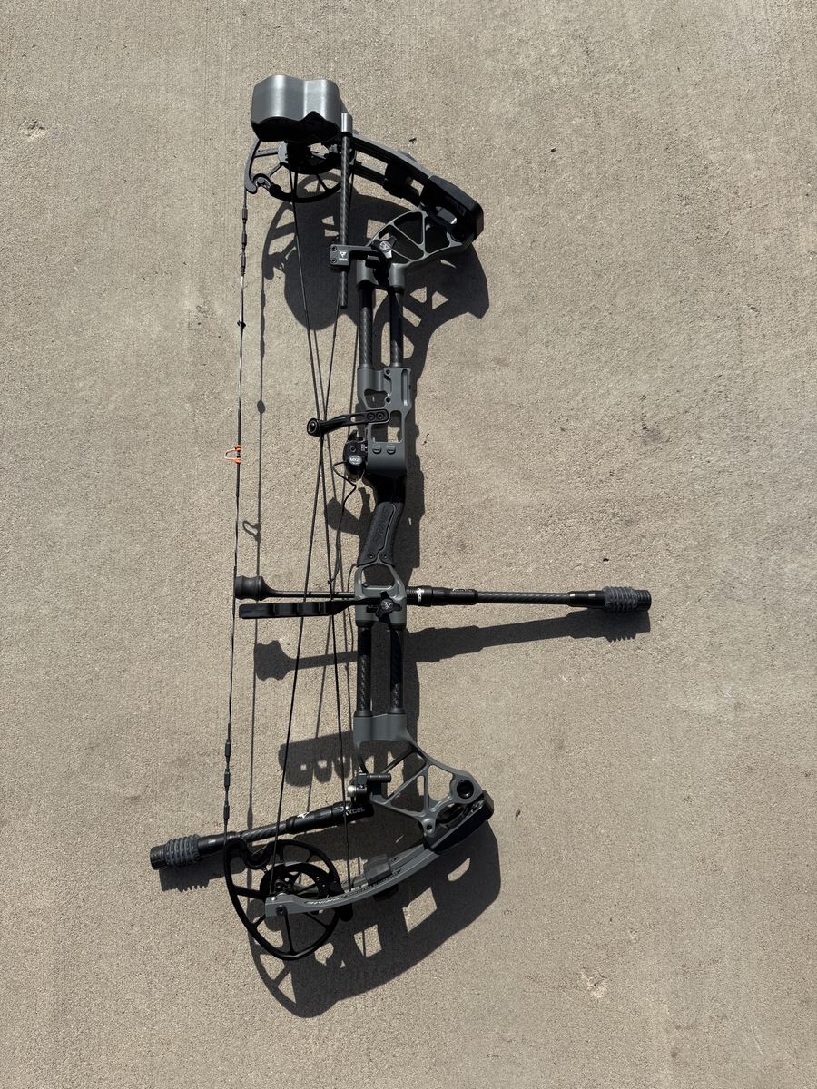 Prime Form 34 Bow Package (60# RH) – Fully Tuned