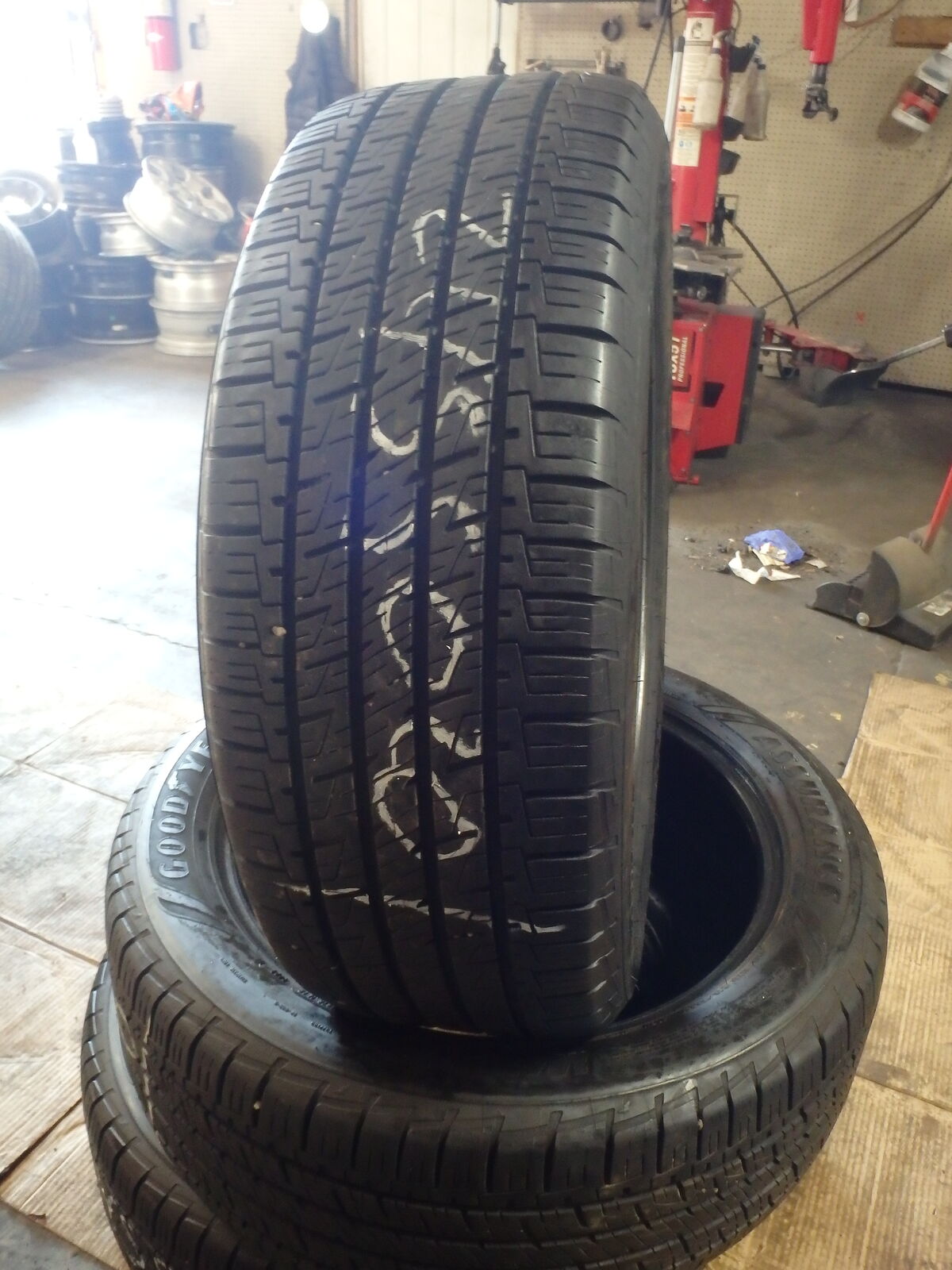 245/50R20 GOODYEAR ASSURANCE MAXLIFE PAIR OF TWO USED TIRES