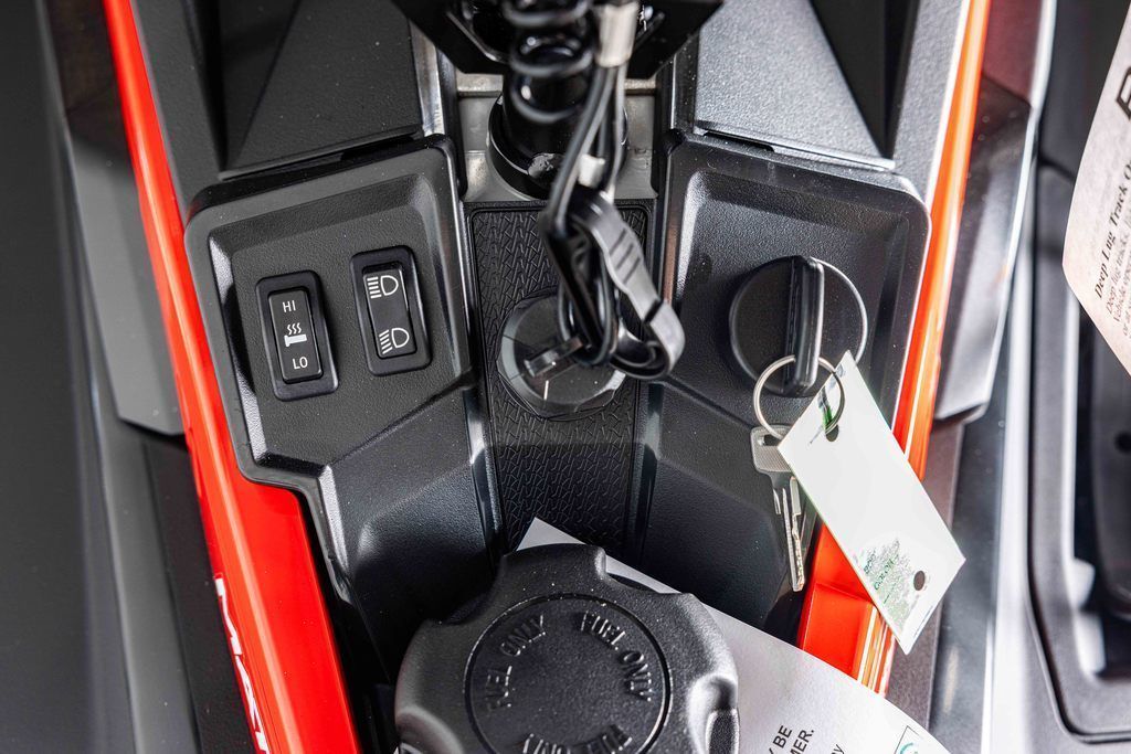 Main image 3