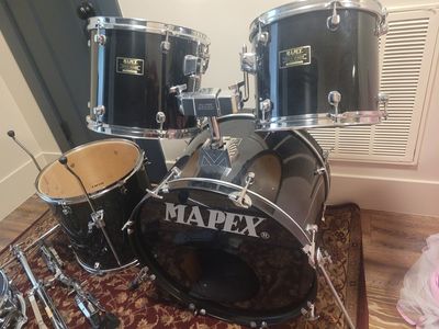 Mapex Venus Series 5-Piece Drum Kit - Black with Chrome Hardware, SONIClear Bearing Edges