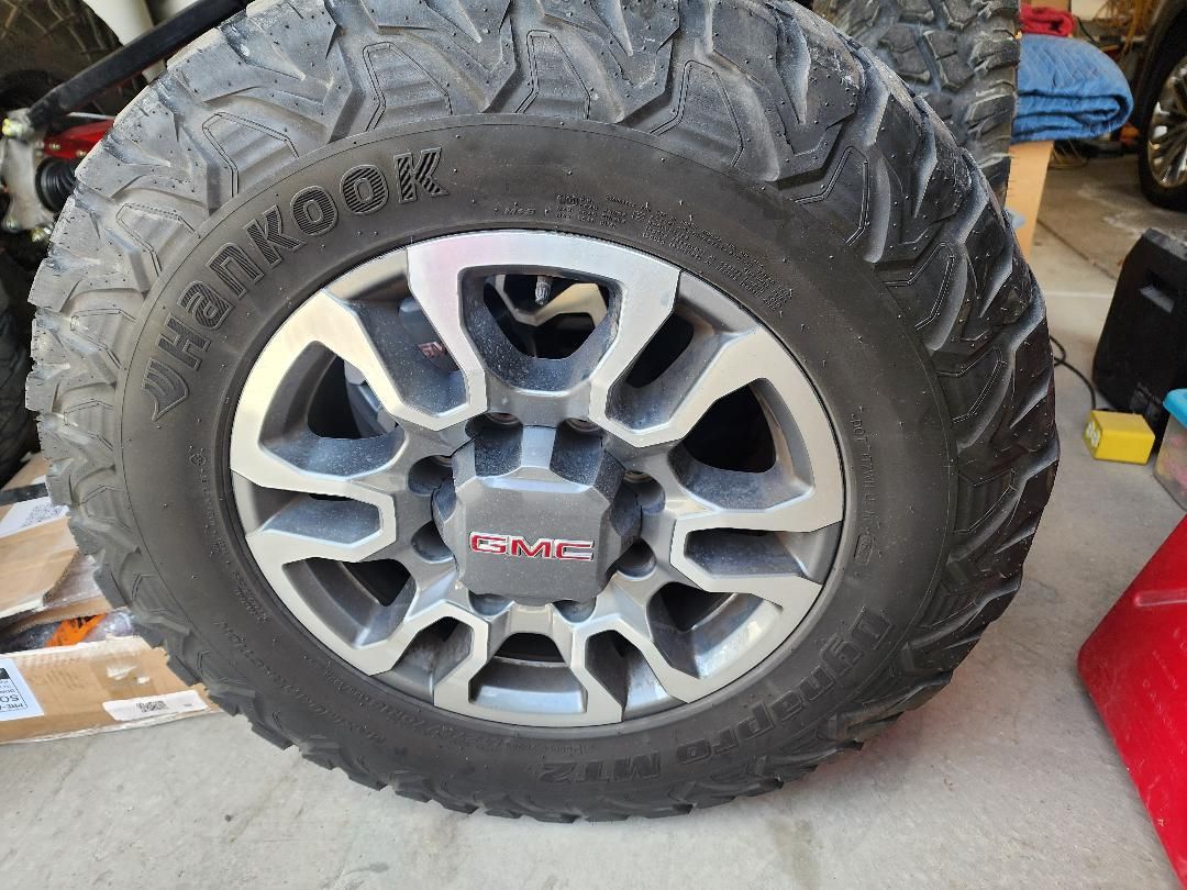 GMC Sierra 2500HD Tires and Rims Set of 4