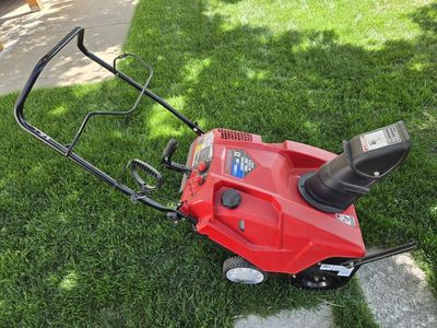 Troy-Built Squall 2100 Snow blower