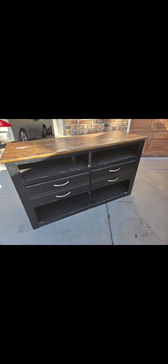 Entertainment center console