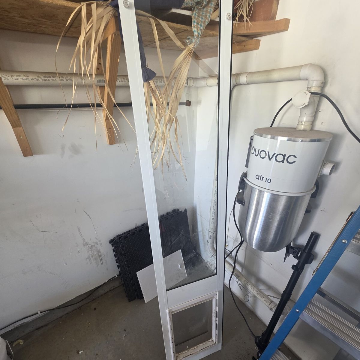 Dog door for sliding doors