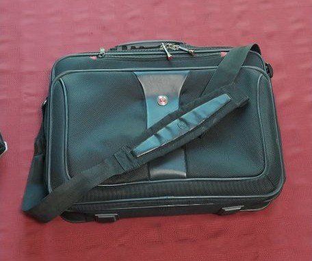 SwissGear Wenger Black Laptop Messenger Bag Briefcase with Shoulder Strap