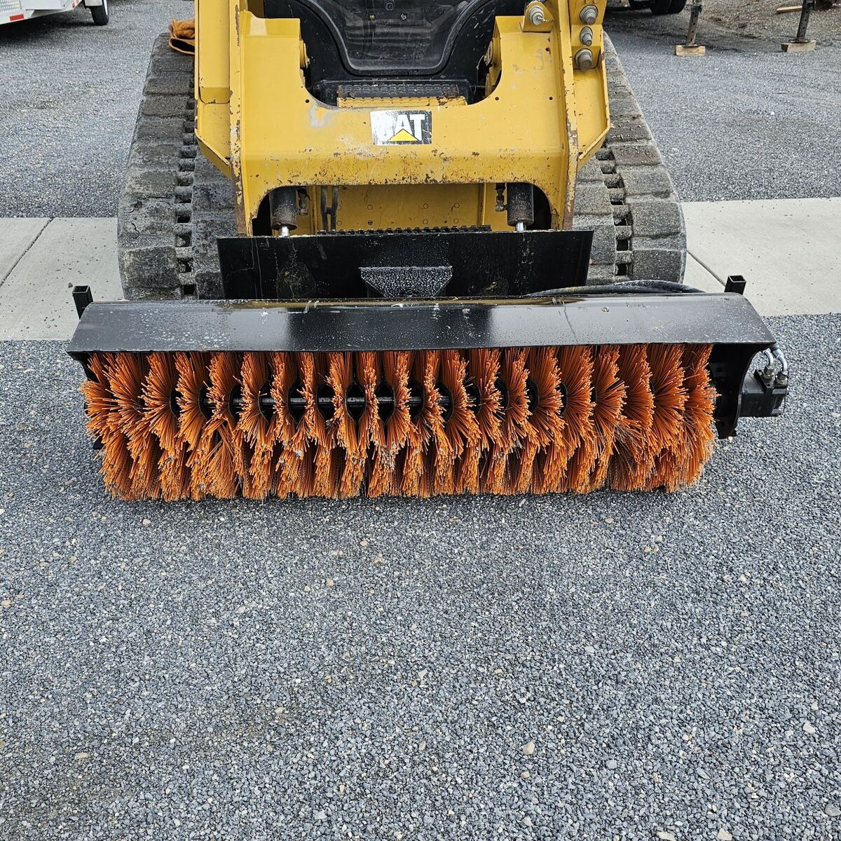 SKID STEER HYDRAULIC BROOM