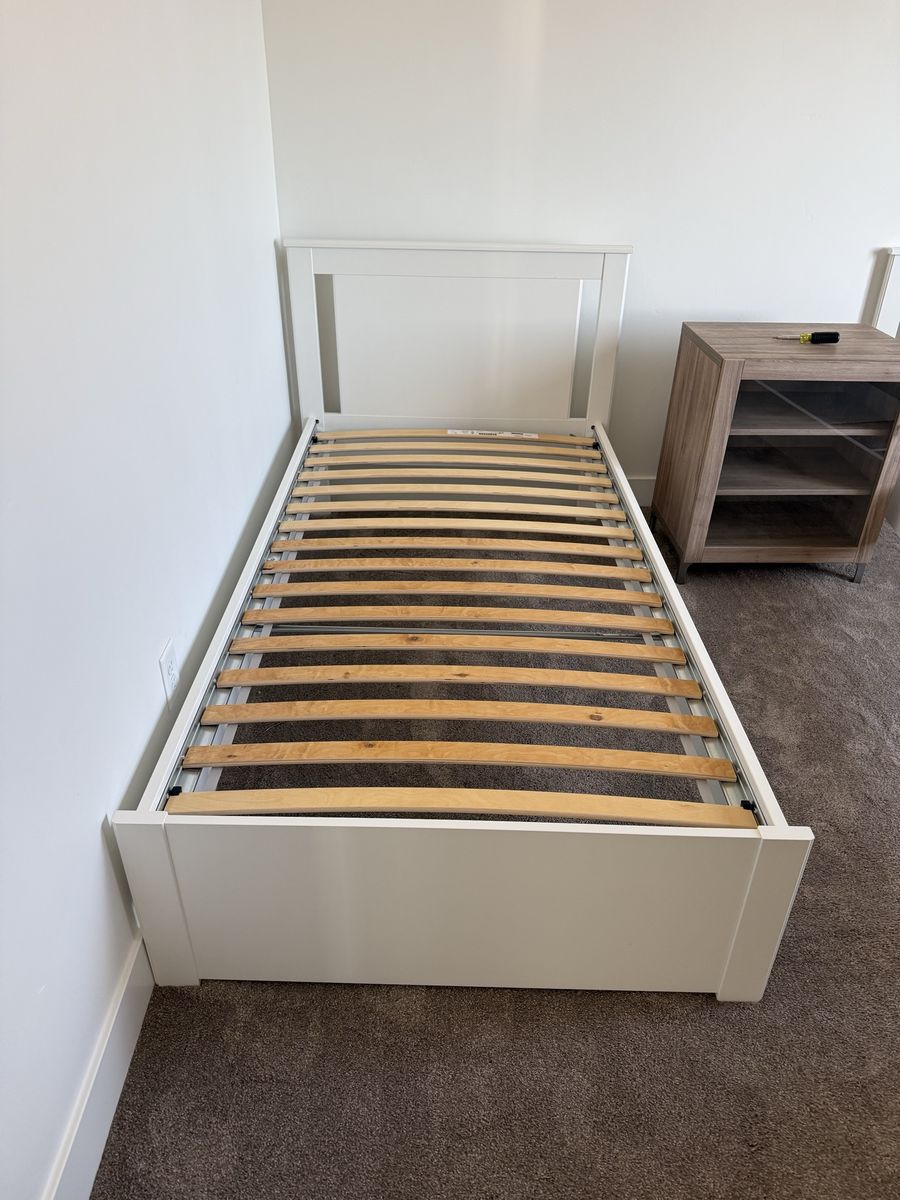 White Single Bed Frame with Slats - Modern Design, Excellent Condition and mattress