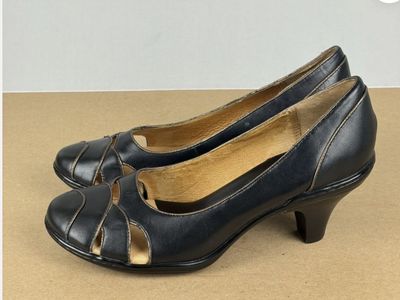 Söff Women's Black Leather Cutout Low Heel Pumps Size 9