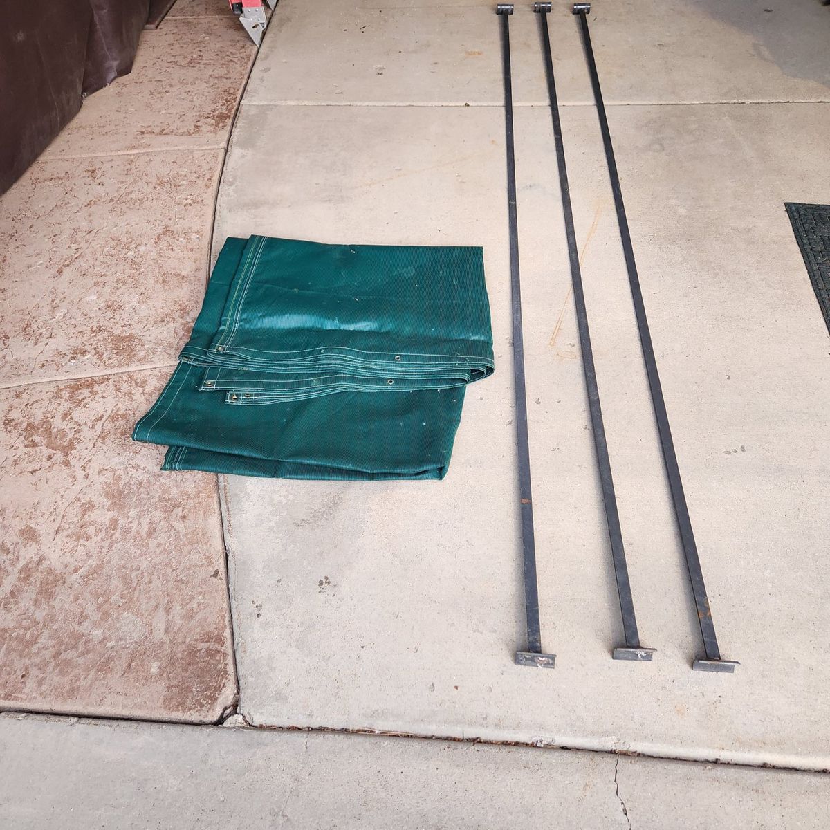 Priefert Kennel Shade Bars and Tarp