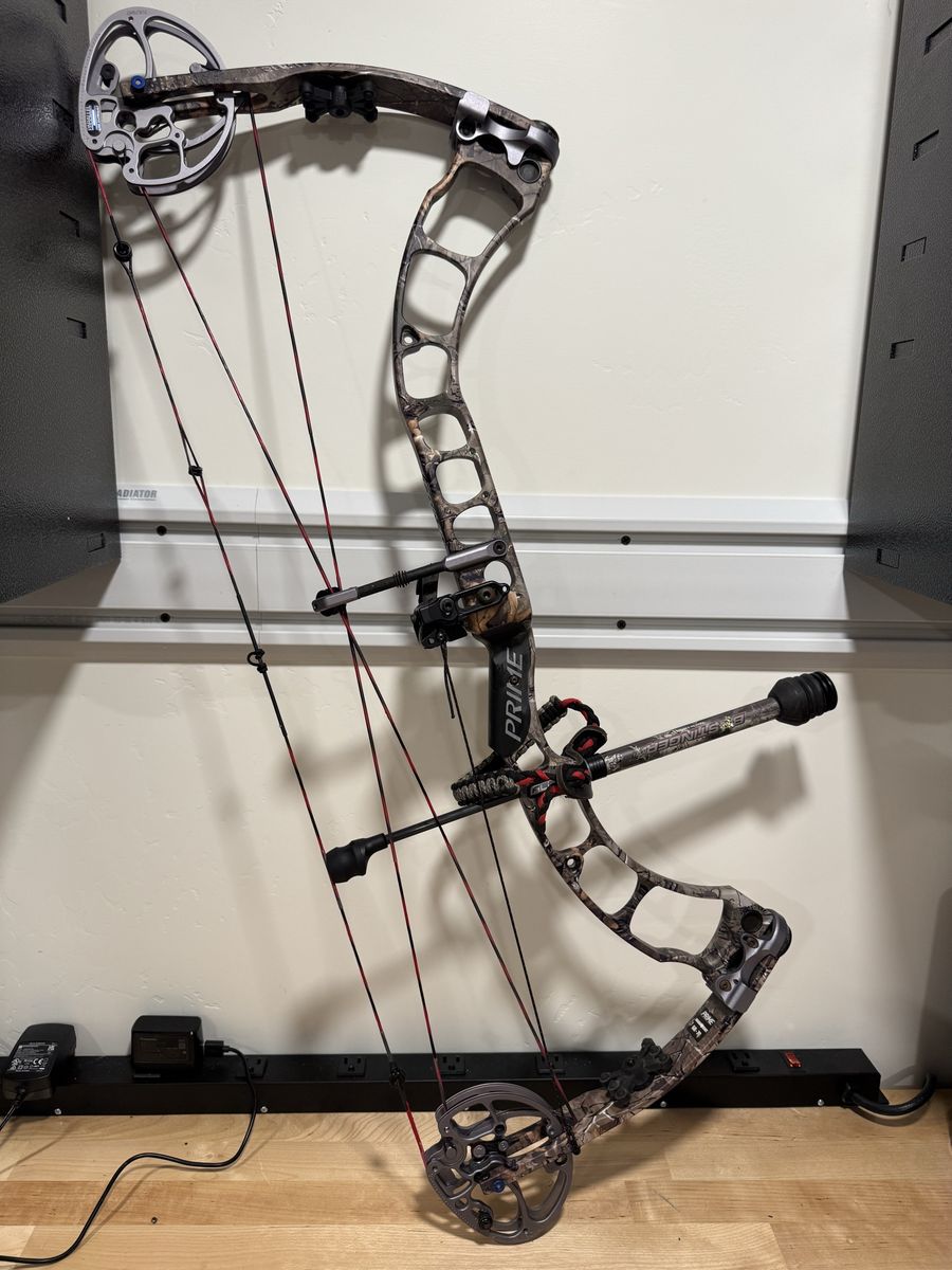 Prime Alloy Compound Bow 60-70 lbs, 30” Draw