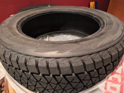 Bridgestone Blizzak DM-V2 Winter Tires – Set of 4 – 235/60R18