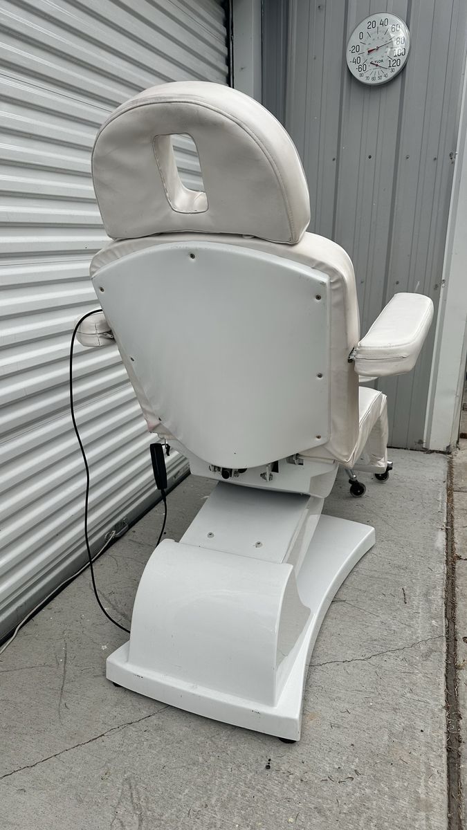 Main image 3