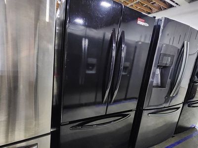 NICE GLOSSY WHIRLPOOL FRENCHDOOR FRIDGE! W-WARRANTY