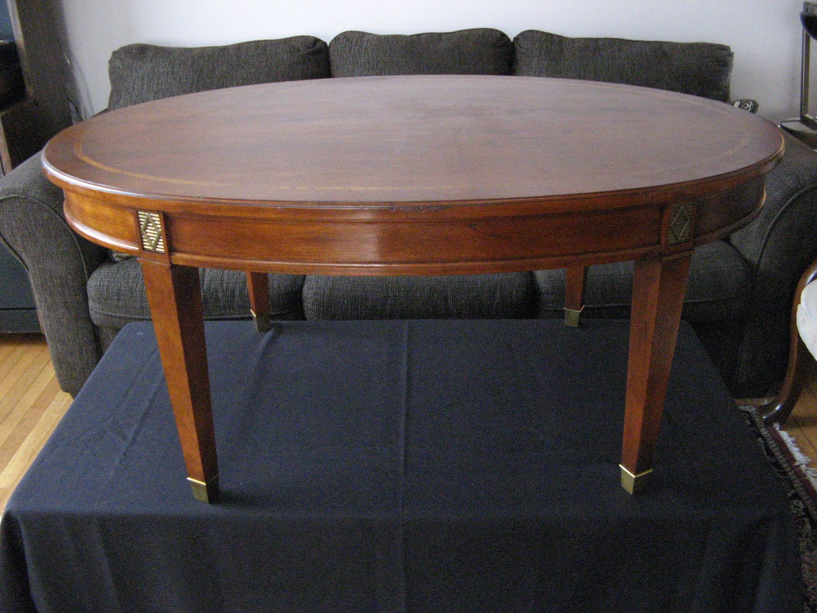 Stickley Oval Cocktail Table, Model 7972 #28 Cherry wood with nice Inlay