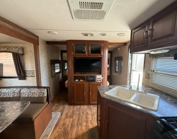 2015 Keystone Passport Ultra Lite – 28' Bunkhouse | Priced Below Market
