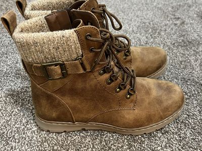 Women's 10 Brown boot