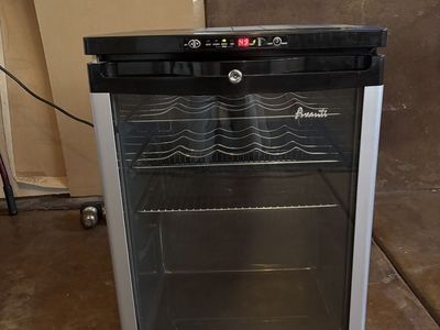 Avanti Mini Fridge