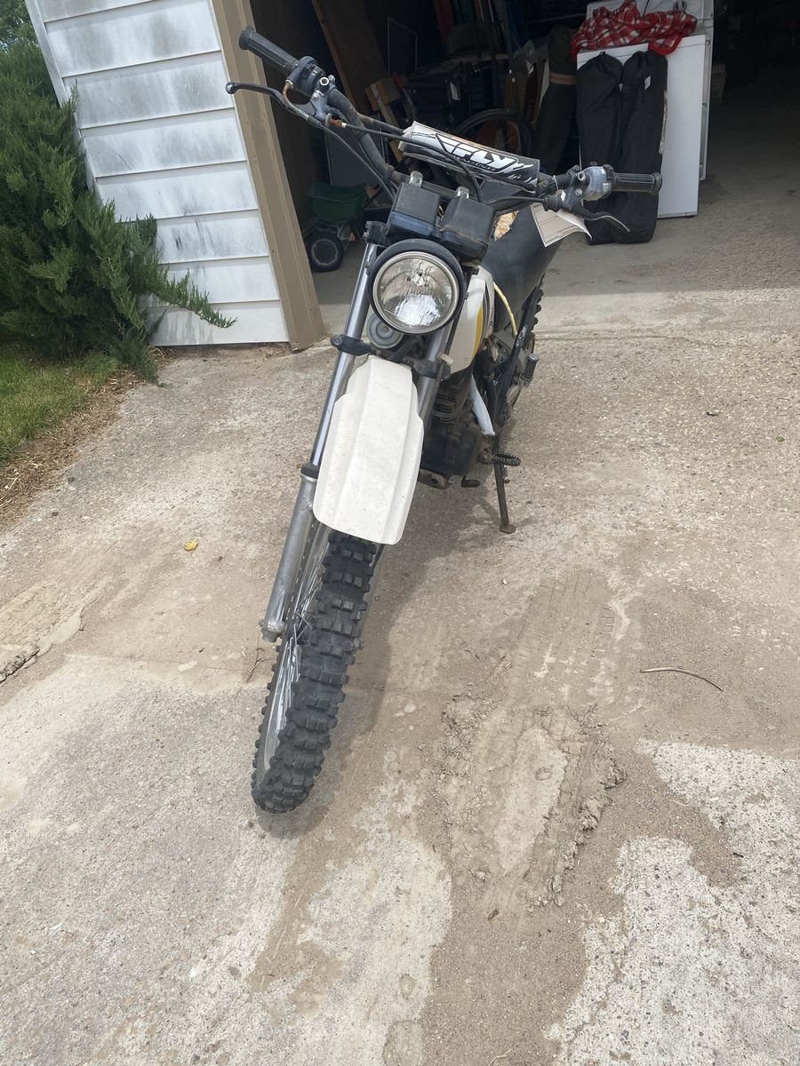1983 Yamaha XT200 Project