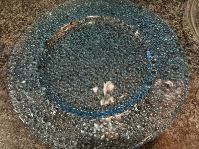 Glass plate water bubbles