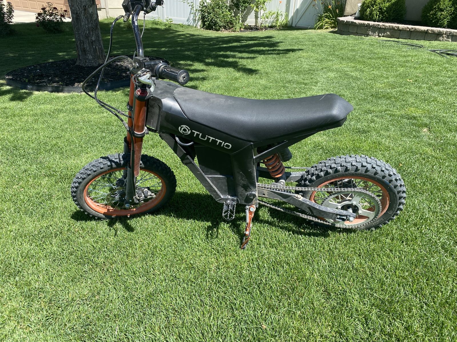TUTTIO Electric Dirt Bike - Black/Orange Off-Road E-Bike