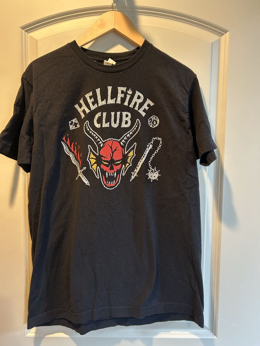 Hellfire Club T-Shirt Black Short Sleeve Graphic Tee Unisex Adult Size L Stranger Things Netflix 2020