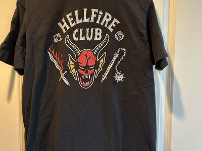 Hellfire Club T-Shirt Black Short Sleeve Graphic Tee Unisex Adult Size L Stranger Things Netflix 2020