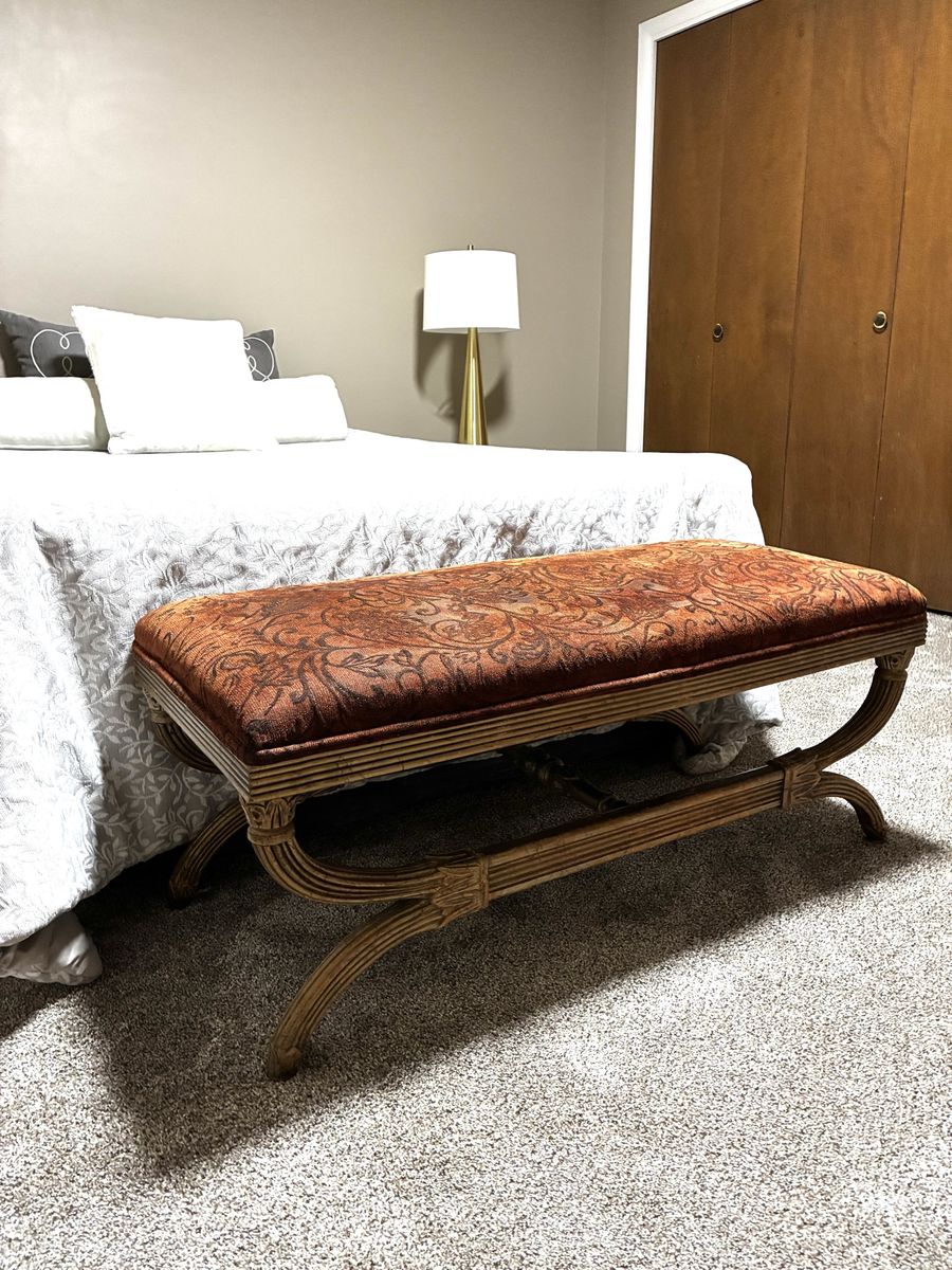 Vintage Ornate Upholstered Bedroom Bench with Carved Wooden Curved Legs