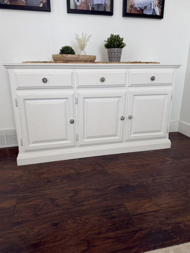 White Cabinet - Buffet - Sideboard - Hutch