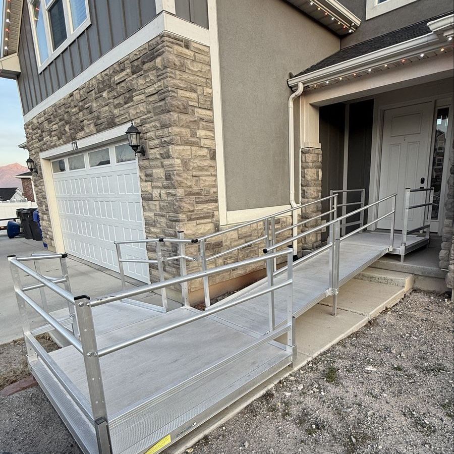 Aluminum wheelchair ramp, modular