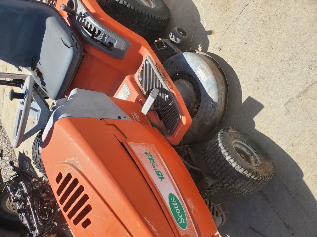 Scott's riding lawnmower  non working