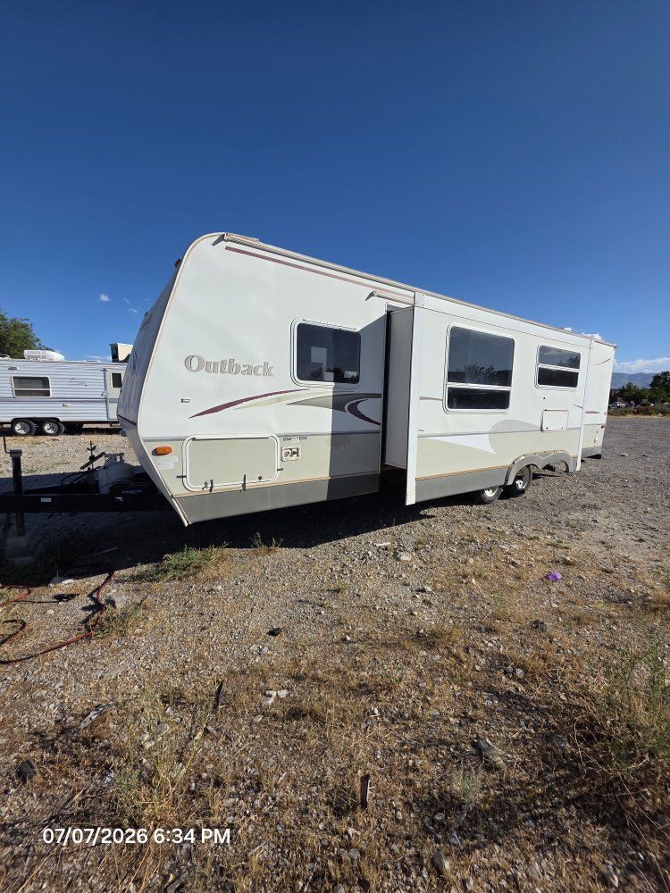 Keystone Outback Travel Trailer - bunk house sleeps 9+!