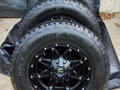 4 Set 265/70R17 - FUEL Wheels & Back Country Tires