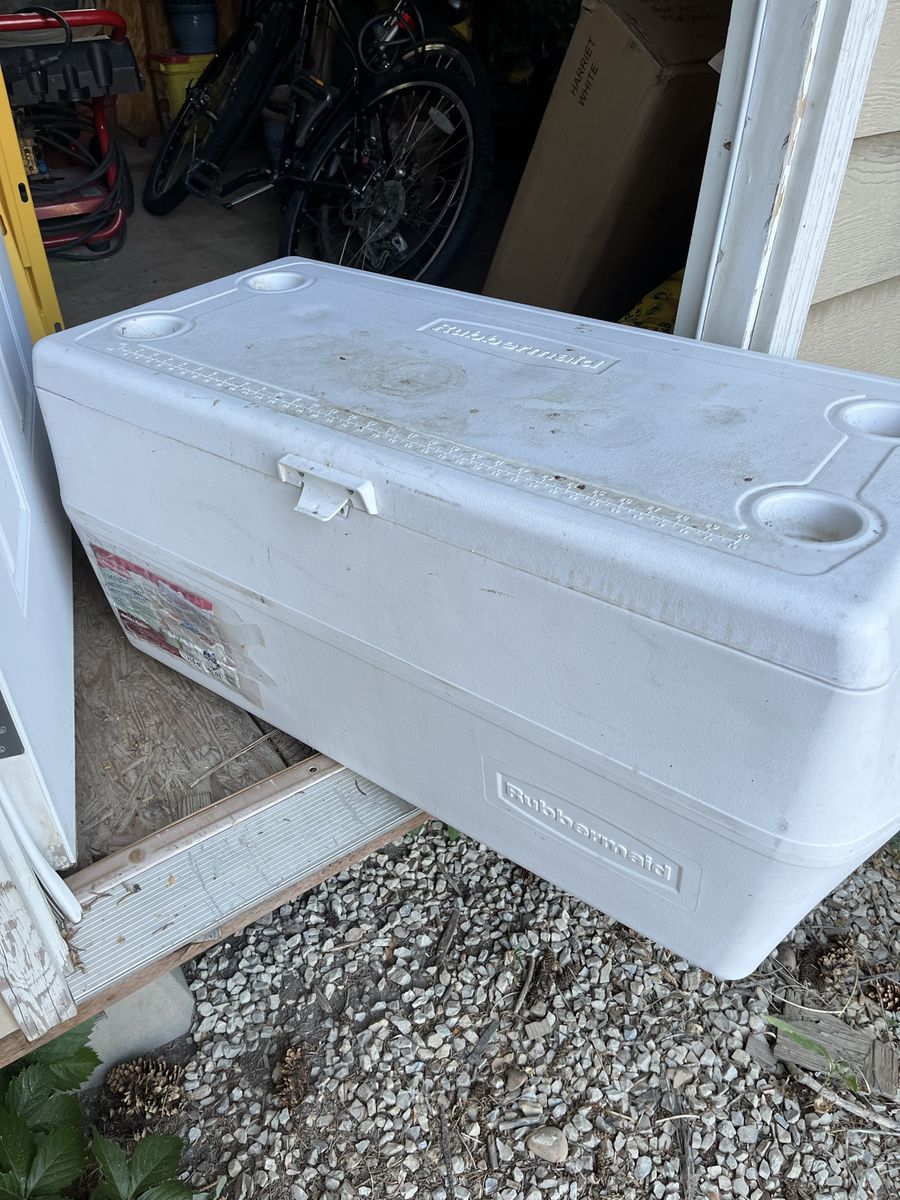 100 quart Igloo cooler